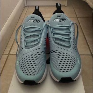 Nike size 8.5 air max 270